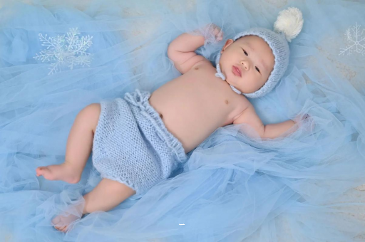 三门峡三个月宝宝挠耳朵